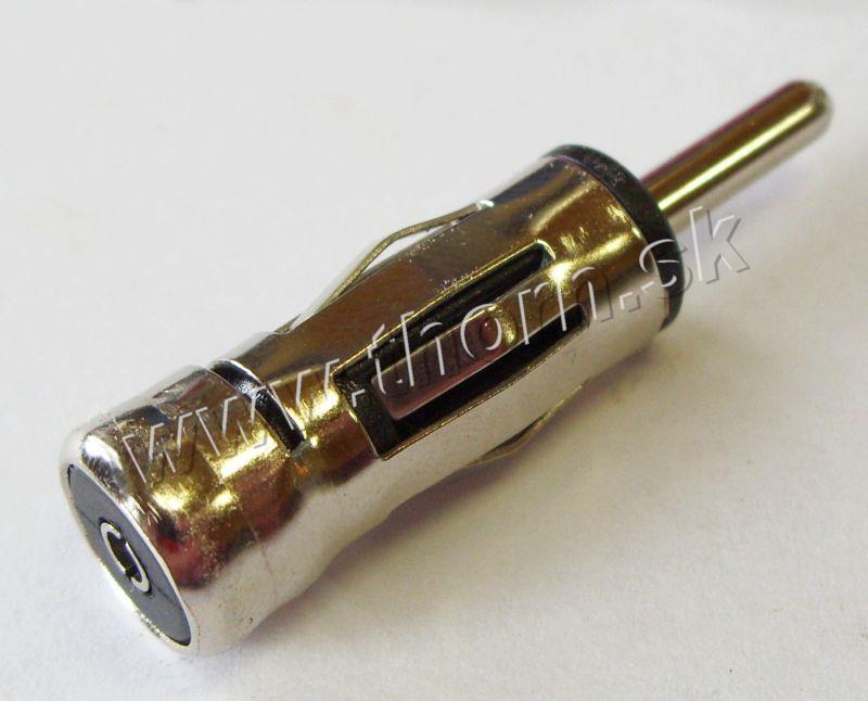 Autoanténny adaptér